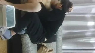 欧美日韩人妻激情-第一次与男友以外的男人在行使中车震!